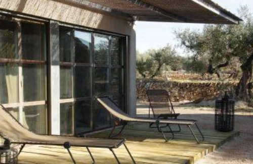 Tortosa House | Camp Redo: Contemporary Finca surrounded by olive trees