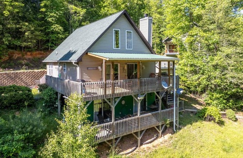 Tuckasegee House | Camp Ruby - Your Private, Mountain Oasis Located on Cedar Cliff Lake!