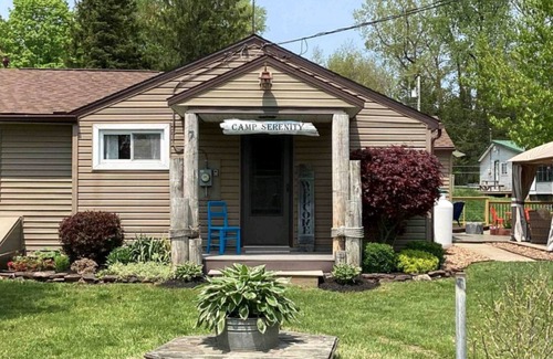 Sandy Creek House | Camp Serenity - Quaint Cottage on Sandy Pond Inlet