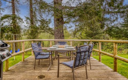 Pacific City House | Camp Street Cottage - Meredith Lodging