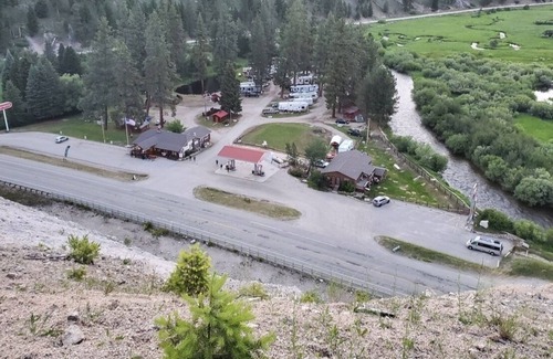 Ravalli County RV Rental | CAMP SULA - RV SITE 7
