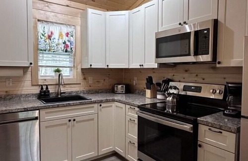 Town Hill Cottage | Camp Tinker - An MDI hideaway. Minutes to Acadia!
