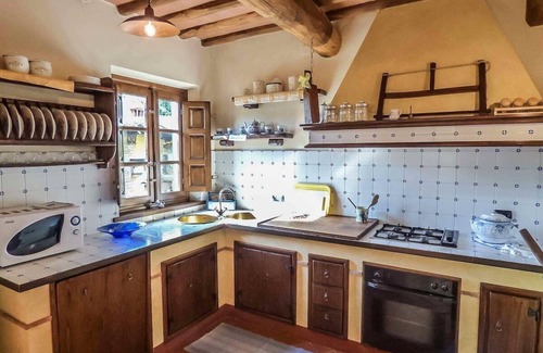 Capannori House | Campanaro, villa with private pool and WiFi.