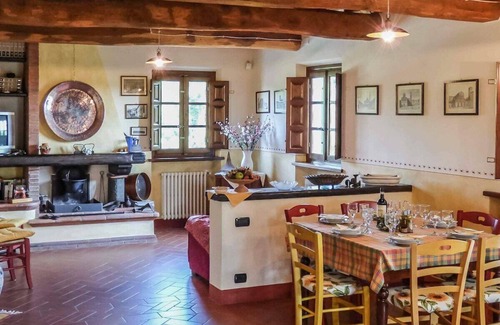 Capannori House | Campanaro, villa with private pool and WiFi.