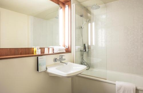 Sauvigny-le-Bois Hotel | Campanile Avallon