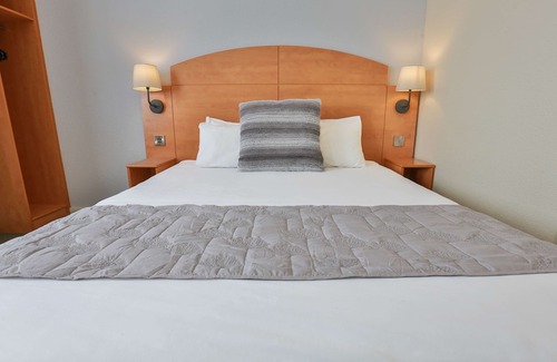Fenny Stratford Hotel | Campanile Hotel- Milton Keynes