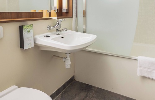Gennevilliers Hotel | Campanile NATURE - Paris Ouest Gennevilliers Port