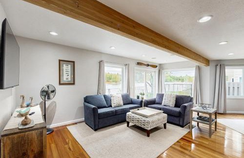 Bayshore - Klatt House | Campbell Lake Escape