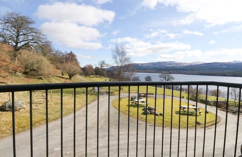 Loch Tay Cottage | CAMPBELL, pet friendly, character holiday cottage in Kinloch Rannoch