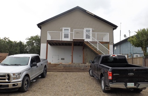 Gull Lake Apartment | Campbell's Clean & Comfortable Modern Duplex 4662A