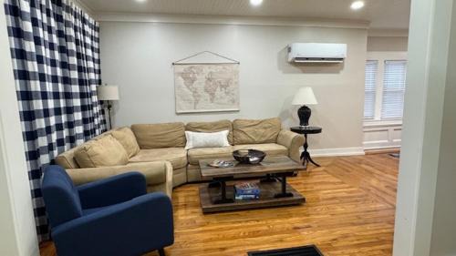Jackson House | Campbell Street Charm