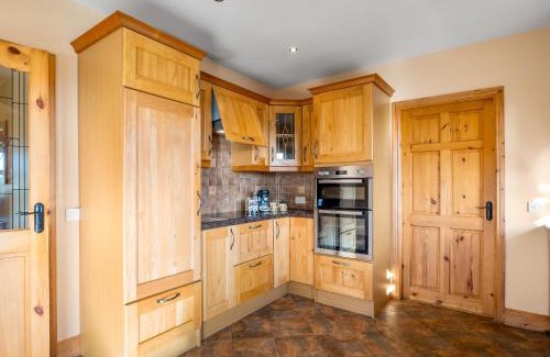 Roundstone House | Campbells Cottage