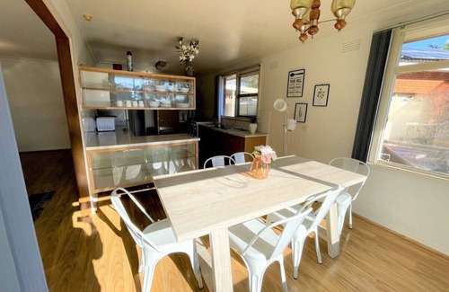Campbelltown House | Campbelltown | Holiday Home 3 BED + Free Parking | Long Term Welcome
