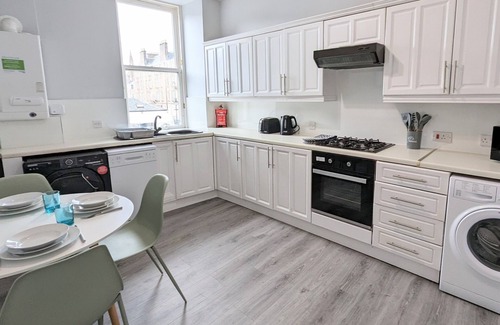 Campbeltown Apartment | Campbeltown Central - Apartment Modern
