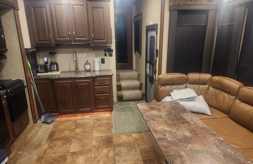 Jamestown RV Rental | Camper on campsite