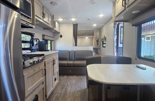 Ramona House | Camper RV on Ramona Homestead