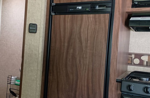 Burton House | Camper with AC/Heat, fire pit, private lake , 4 SUP in Burton - Punderson