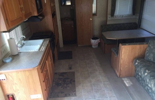Hilham RV Rental | Campers Travelers Nurses.
