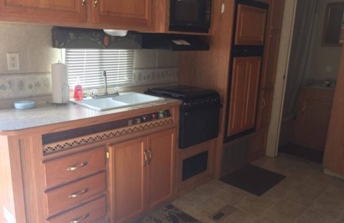 Hilham RV Rental | Campers Travelers Nurses.