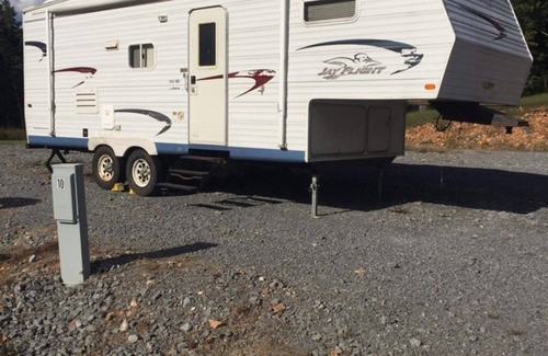 Hilham RV Rental | Campers Travelers Nurses.