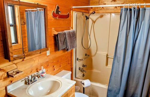 Island Park Cabin | Campfire Cottage * 3Br/Sleeps 6, Minutes to Big Springs, 25 Miles to Yellowstone, Fire Pit