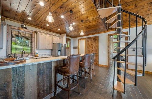 Banner Elk House | Campfire Trail at Eagles Nest - pet friendly, mtn views