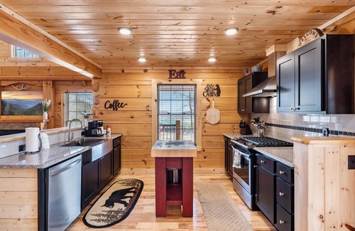 Gatlinburg - Pigeon Forge Cabin | Campfires and Cornbread is a 2 bedroom cabin with loft and loaded amenities!
