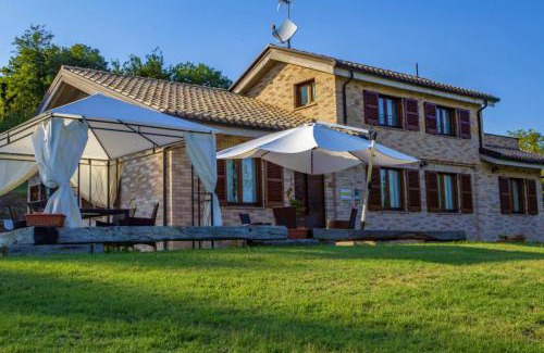 Falerone Bed & Breakfast | Campidoglio Bed and Breakfast