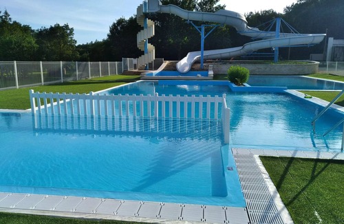 Saint-Mande-sur-Bredoire House | Camping le Lizot* - Mobile Home 4 Rooms 6 People