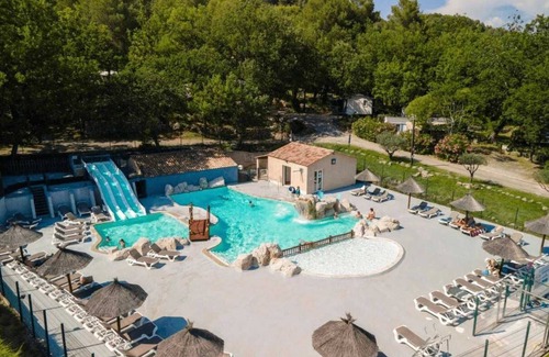 Callas House | Camping 2 étoiles - Parc aquatique - efadbc