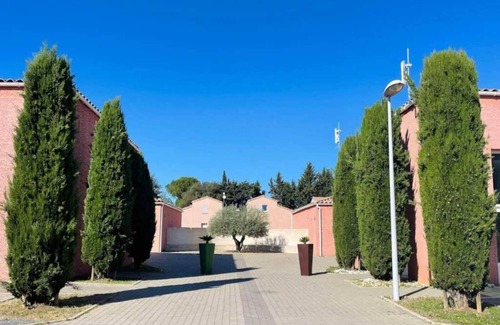 Saint-Christol House | Camping 3 étoiles - Piscine - eega0d