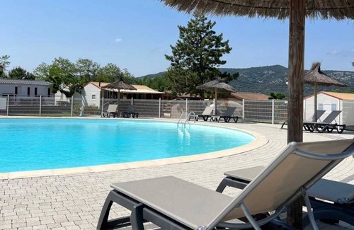 Saint-Remeze House | Camping 3 étoiles - Piscine - ccaideb