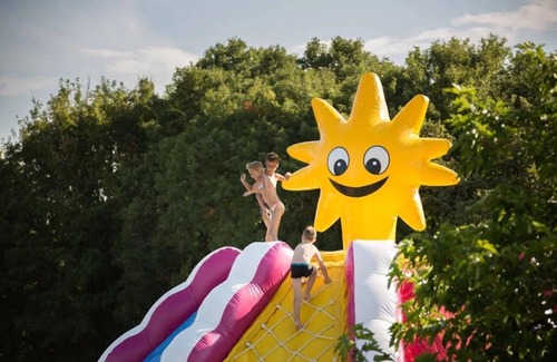 Rocamadour House | Camping 3 étoiles - Piscine - eeebah