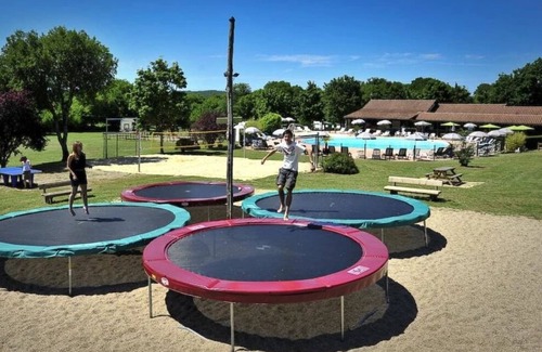 Rocamadour House | Camping 3 étoiles - Piscine - eeebah