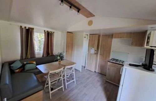 Saint-Cere House | Camping 3 étoiles - Piscine - eeebbi