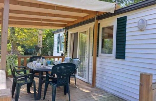 Saint-Cere House | Camping 3 étoiles - Piscine - eeebbi