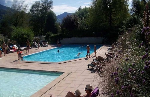 Allevard House | Camping 3 étoiles - Piscine - efc0dg