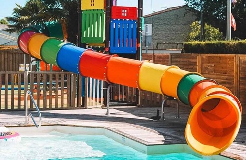 Surgeres House | Camping 3 étoiles - Piscine - ccbbbeg