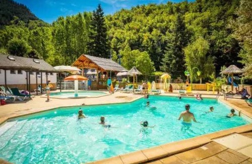Florac House | Camping 3 étoiles - Piscine - eeed00