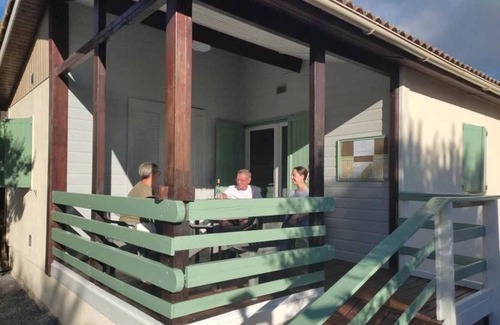 Massillargues-Attuech House | Camping 3 étoiles - Piscine - eehiig