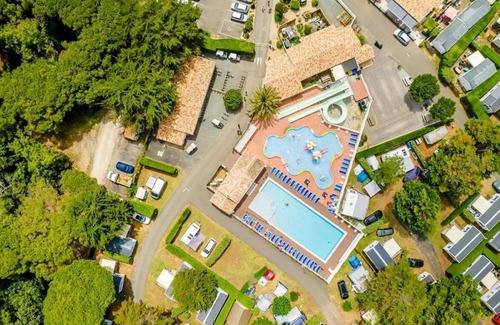 Le Bois-Plage-en-Re House | Camping 4 étoiles - Parc aquatique - eeibch