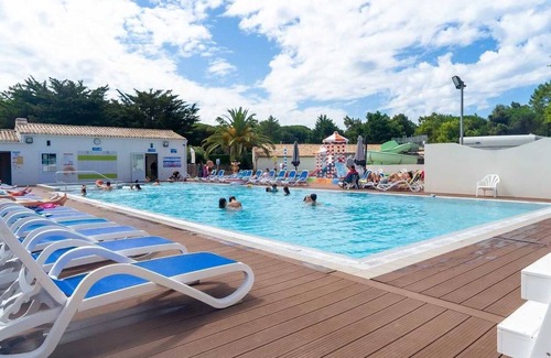 Le Bois-Plage-en-Re House | Camping 4 étoiles - Parc aquatique - eeibch