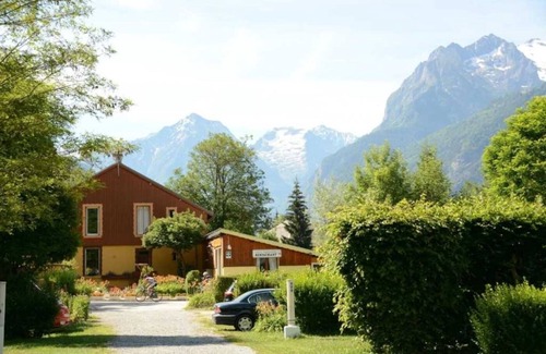 Le Bourg-d'Oisans House | Camping 4 étoiles - Piscine - eeceff
