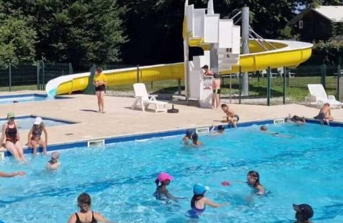 Secondigny House | Camping 4 étoiles - Piscine - ccbahgh