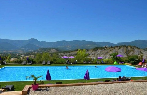 Rosans House | Camping 4 étoiles - Piscine - ccbacgb
