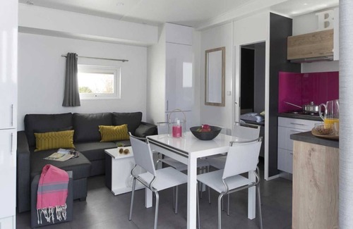 Saint-Julien-des-Landes House | Camping 5 étoiles - Piscine - ccbbeac