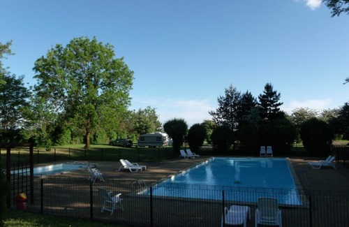 Saints-Geosmes RV Rental | Camping de la croix d'Arles