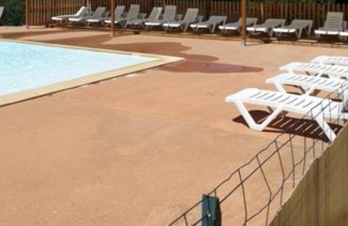 Laval-de-Cere RV Rental | Camping du Lac