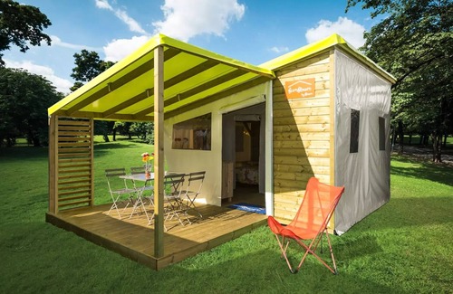Avrille House | Camping Flower Beauchêne* - Fun flower Standard 3 rooms 4 people Without Sanitary