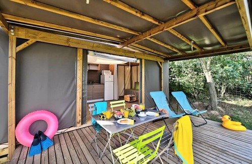 Anneyron House | Camping Flower la Châtaigneraie* - 2-room Maori Lodge tent for 2/4 people Without sanitary facilities